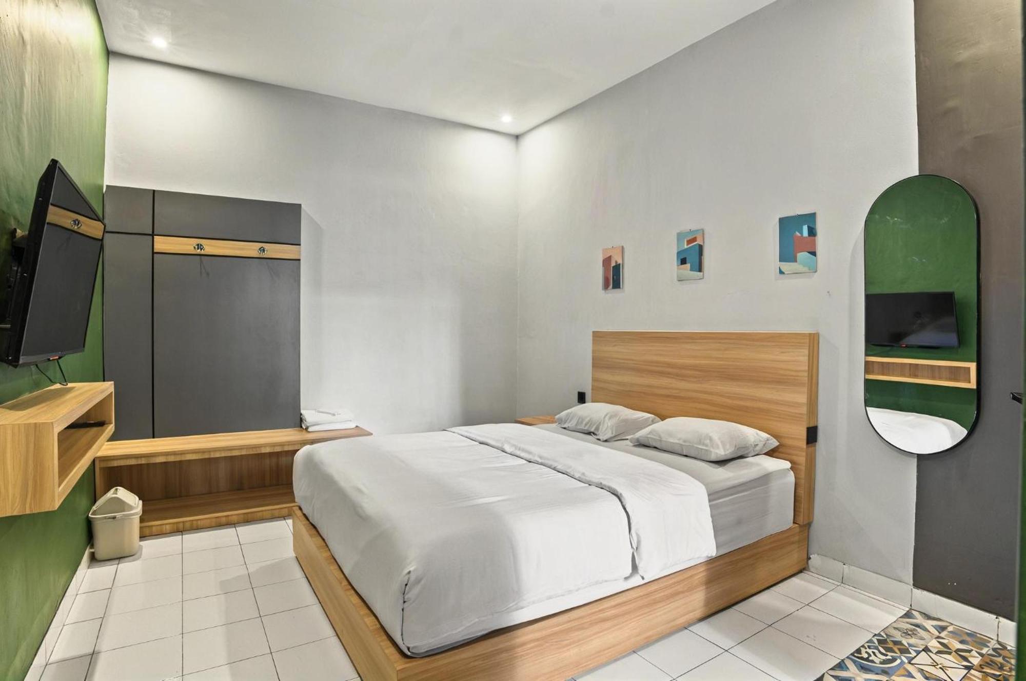 Hubs Hostel Yogyakarta Exterior photo