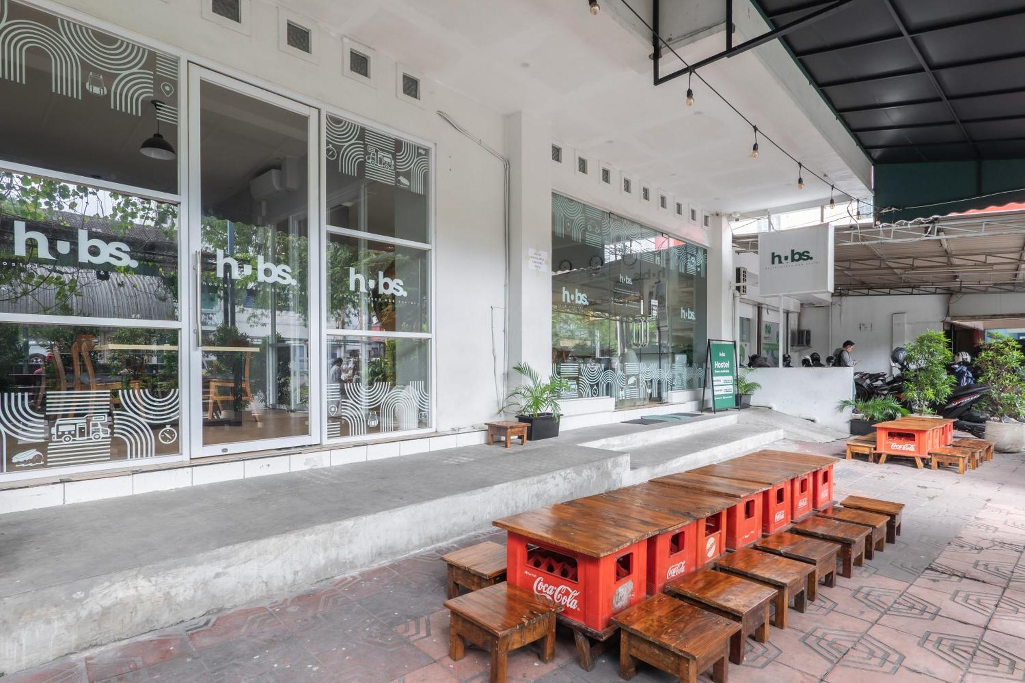Hubs Hostel Yogyakarta Exterior photo